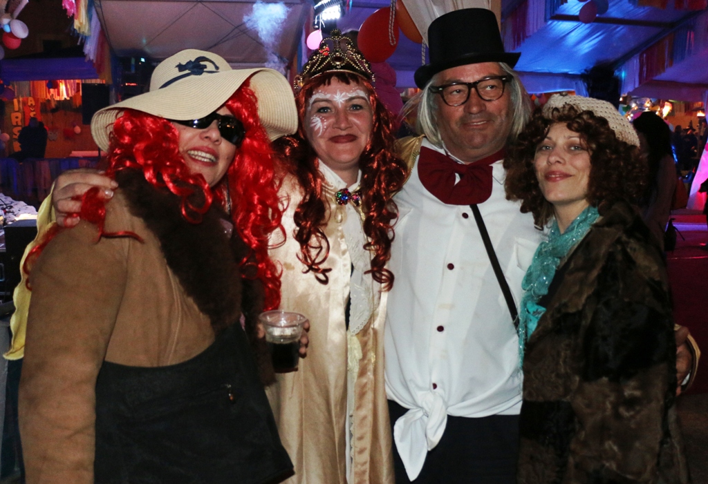 Virske maškare: Nedjelja u znaku zvijezdice Meri, Tota i Tempo Banda