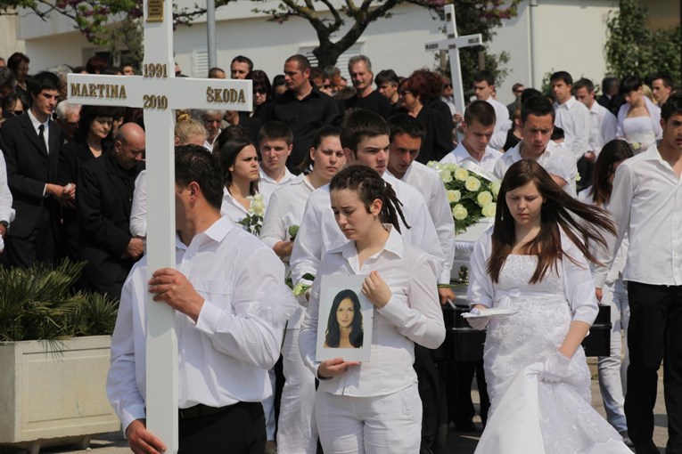 375ba6fe-9b73-4b03-9fbe-dcfb3b62ee75