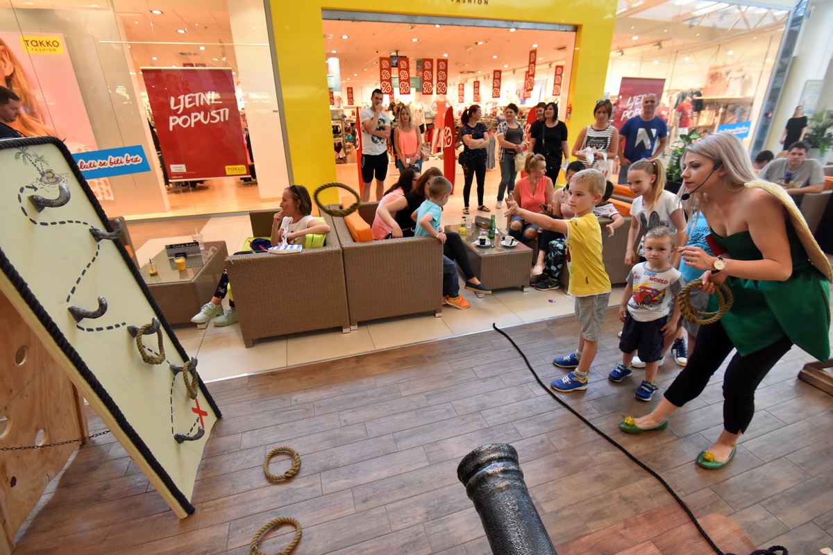 Supernova: Adio školo i dodjela ključeva dobitniku nagradne igre Supernova: Adio školo i dodjela ključeva dobitniku nagradne igre