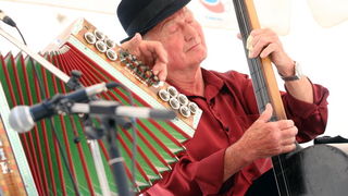 Zadar, 120512.
Danas je u Domu hrvatske mladezi u Zadru odrzan dan Nacionalnih manjina Zadarske zupanije, albanke, bosnjacke, madjarske, makedonske, slovenske, srpske i talijanske. Nacionalne manjine su svoju kulturu predstavile kroz pjesmu,ples i tradici Zadar, 120512.
Danas je u Domu hrvatske mladezi u Zadru odrzan dan Nacionalnih manjina Zadarske zupanije, albanke, bosnjacke, madjarske, makedonske, slovenske, srpske i talijanske. Nacionalne manjine su svoju kulturu predstavile kroz pjesmu,ples i tradici