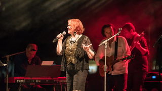 Zorica Kondža i klapa Cambi @ bazen Ilirije u Biogradu