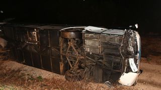 Vodice: U sudaru automobila i autobusa tri osobe ozlijeđene, a autobus završio na boku