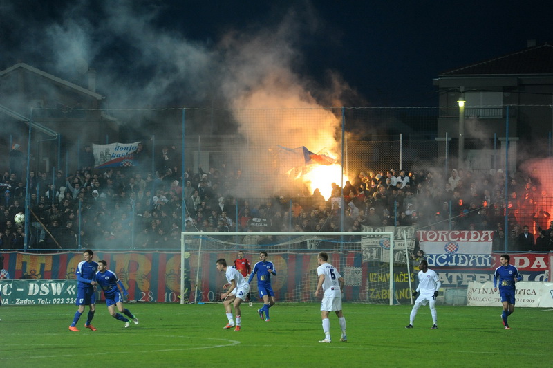 Zadar, 170313
Stadion Stanovi.
24. kolo MaxTV Prva Liga. NK Zadar – NK Hajduk.
Na fotografiji: detalj s utakmice; Torcida.
Foto: Luka Gerlanc / CROPIX Zadar, 170313
Stadion Stanovi.
24. kolo MaxTV Prva Liga. NK Zadar – NK Hajduk.
Na fotografiji: detalj s utakmice; Torcida.
Foto: Luka Gerlanc / CROPIX