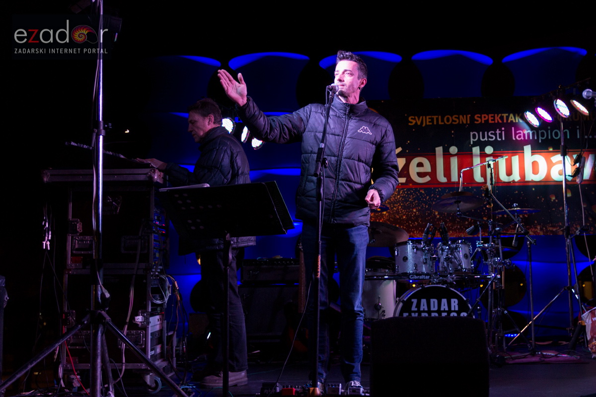 Humanitarni svjetlosni spektakl “Zaželi ljubav” na zadarskom Forumu, 18. veljače 2017. Humanitarni svjetlosni spektakl “Zaželi ljubav” na zadarskom Forumu, 18. veljače 2017.