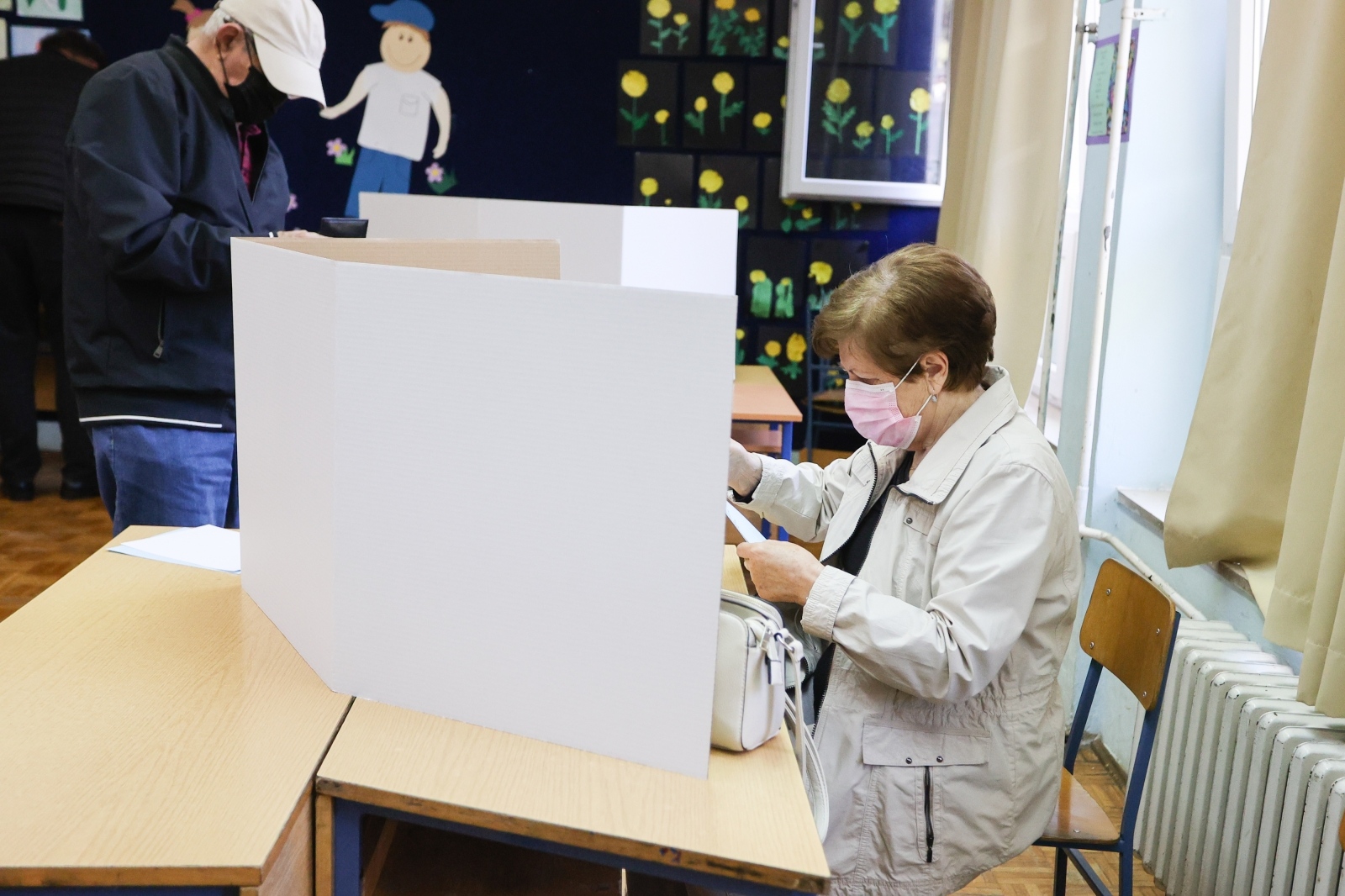 Kandidat za gradonačelnika Marko Vučetić i kandidat za župana Božidar Longin izašli na birališta Kandidat za gradonačelnika Marko Vučetić i kandidat za župana Božidar Longin izašli na birališta