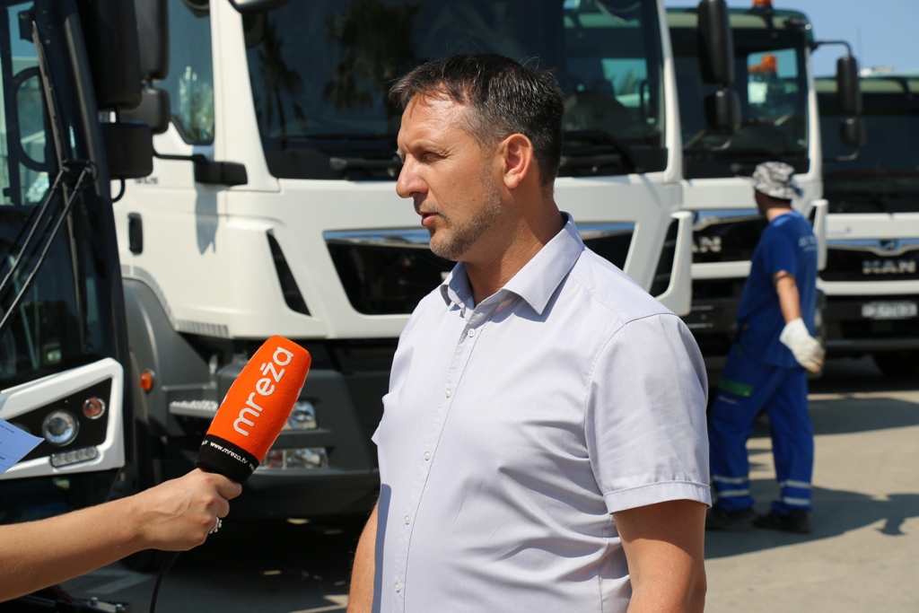Vir: Primopredaja novog voznog parka komunalne tvrtke Čisti otok Vir: Primopredaja novog voznog parka komunalne tvrtke Čisti otok