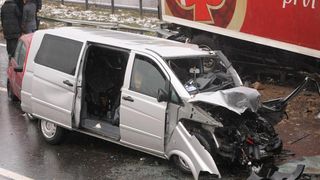 Na autocesti A1 poslije sv. Roka u smjeru Zagreba, kod tunela Krpani, u 6.15 sati sudarilo se 20-ak vozila u nekoliko lančanih sudara, Foto: Dino Stanin/PIXSELL Na autocesti A1 poslije sv. Roka u smjeru Zagreba, kod tunela Krpani, u 6.15 sati sudarilo se 20-ak vozila u nekoliko lančanih sudara, Foto: Dino Stanin/PIXSELL