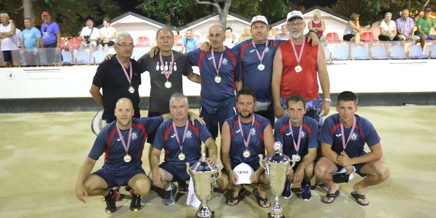 Boćari Marinića iz Viškova kod Rijeke osvojili boćarski Kup Hrvatske na završnom turniru u Viru Boćari Marinića iz Viškova kod Rijeke osvojili boćarski Kup Hrvatske na završnom turniru u Viru