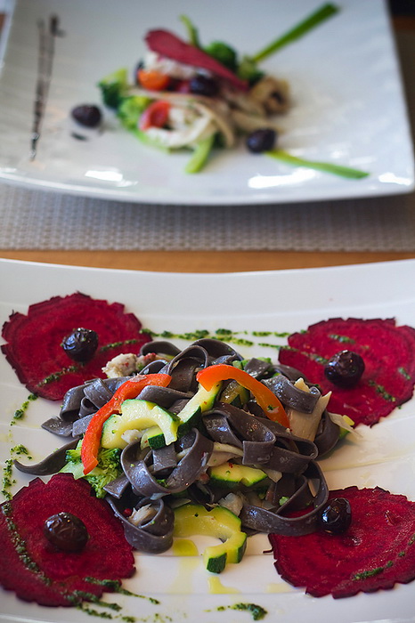 Restoran Bruschetta: Dani dimljenih i mariniranih Cromarisovih proizvoda (3) Restoran Bruschetta: Dani dimljenih i mariniranih Cromarisovih proizvoda (3)