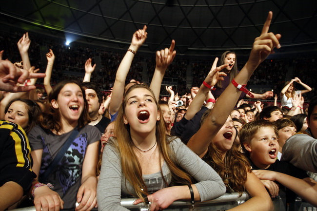 Zadar, 070510 
Koncert Zlatana Stipisica Gibonnija u kosarkaskoj dvorani Kresimira Cosica u Zadru.
Foto: Jure Miskovic / CROPIX