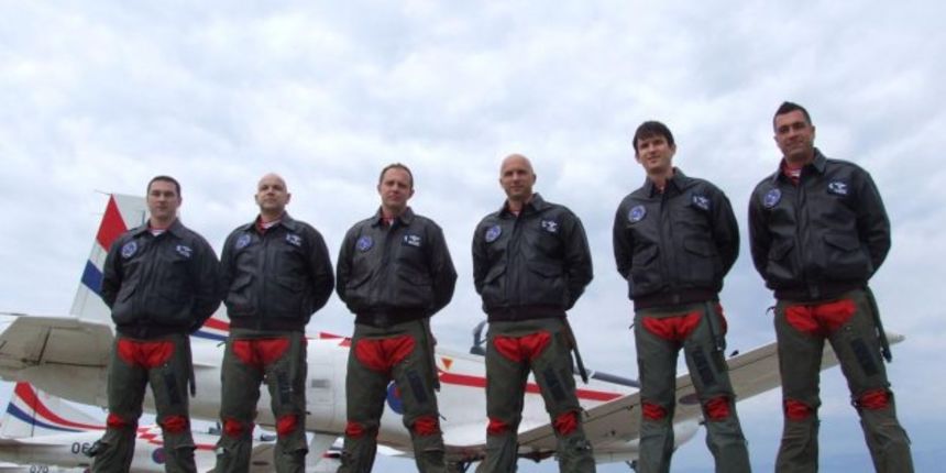 100. nastup Krila Oluje, slavljenička torta, foto: HRZ i PZO/M. Karačić 100. nastup Krila Oluje, slavljenička torta, foto: HRZ i PZO/M. Karačić