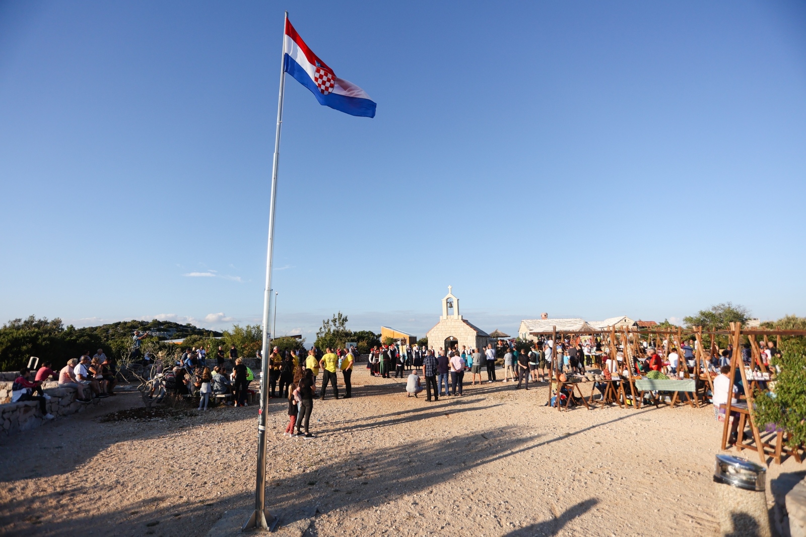 Na vidikovcu Kamenjak održava se 8. sajam “Luka i igara” Na vidikovcu Kamenjak održava se 8. sajam “Luka i igara”