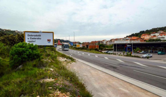 Na ulazu u Šibenik osvanuo natpis “Dobrodošli u Zadarsku regiju”