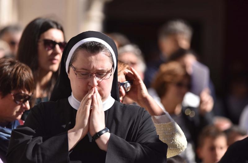 Šibenik: Velikim misnim slavljem i procesijom proslavljen blagdan Sv. Mihovila, Photo: Hrvoje Jelavić/PIXSELL