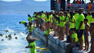 10. dm Millennium Jump na zadarskoj rivi – 3 tisuće skakača poslalo prekrasnu priču u svijet 10. dm Millennium Jump na zadarskoj rivi – 3 tisuće skakača poslalo prekrasnu priču u svijet