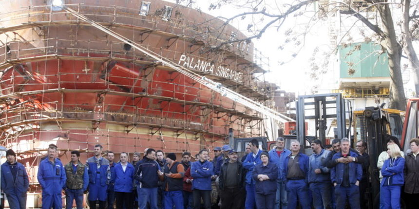 Rijeka, 280213.
U brodogradilistu 3. maj odrzan je skup radnika pod sloganom Akcija za spas 3. maja u organizaciji Sindikata metalaca Hrvatske – Industrijski sindikat, Sindikata 3. maja i Sindikata Istre i Kvarnera. 
Skup je organiziran protiv politike ne