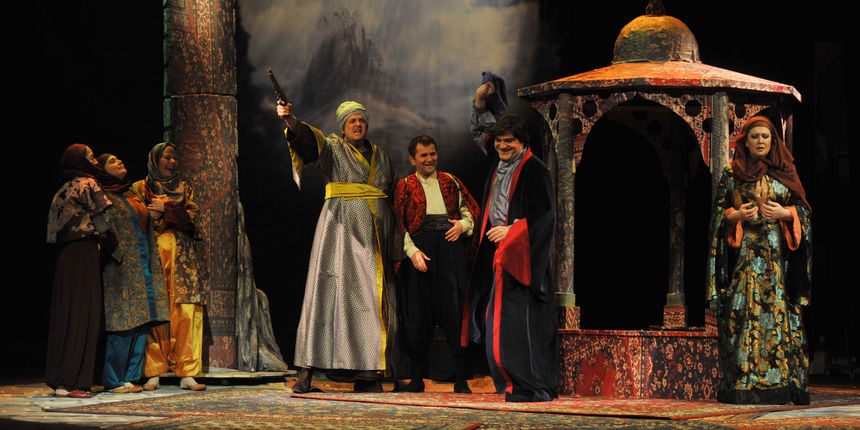 DUBROVNIK, 14.03.2011.KAZALISTE MARINA DRZICA, SEZONA 2010/2011MILAN OGRIZOVIC – “HASANAGINICA”REZIJA: IVAN LEO LEMOFOTO: ZELJKO TUTNJEVIC – 091 764 3782