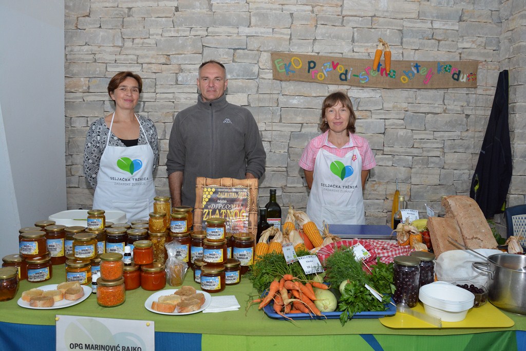 Prva godišnjica rada Seljačke tržnice, foto: Iva Perinčić Prva godišnjica rada Seljačke tržnice, foto: Iva Perinčić