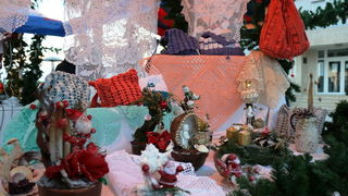 Paljenjem prve adventske svijeće i prigodnim zabavnim programom započela manifestacija Advent na otoku Viru