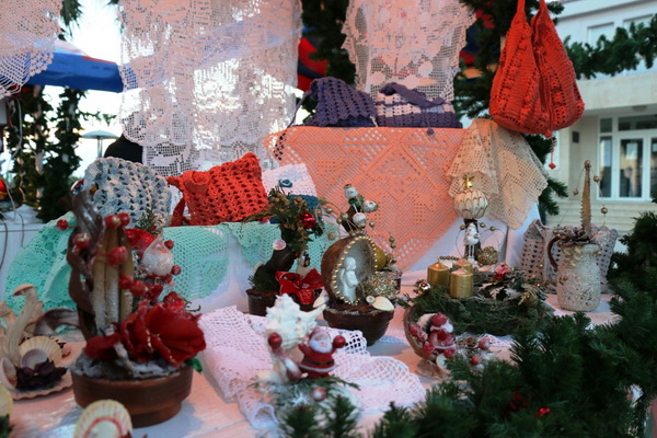 Paljenjem prve adventske svijeće i prigodnim zabavnim programom započela manifestacija Advent na otoku Viru