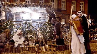 Zagreb, 221212.
Kaptol.
Zajednica Cenacolo vec 13 godina ispred Katedrale na Kaptolu u bozicno vrijeme priredjuje Zive jaslice.
Na fotografiji: detalj sa priredbe.
Foto: Admir Buljubasic / CROPIX Zagreb, 221212.
Kaptol.
Zajednica Cenacolo vec 13 godina ispred Katedrale na Kaptolu u bozicno vrijeme priredjuje Zive jaslice.
Na fotografiji: detalj sa priredbe.
Foto: Admir Buljubasic / CROPIX