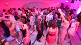 Maturalna večer gimnazije Franjo Petrić (foto:Saša Čuka) Maturalna večer gimnazije Franjo Petrić (foto:Saša Čuka)