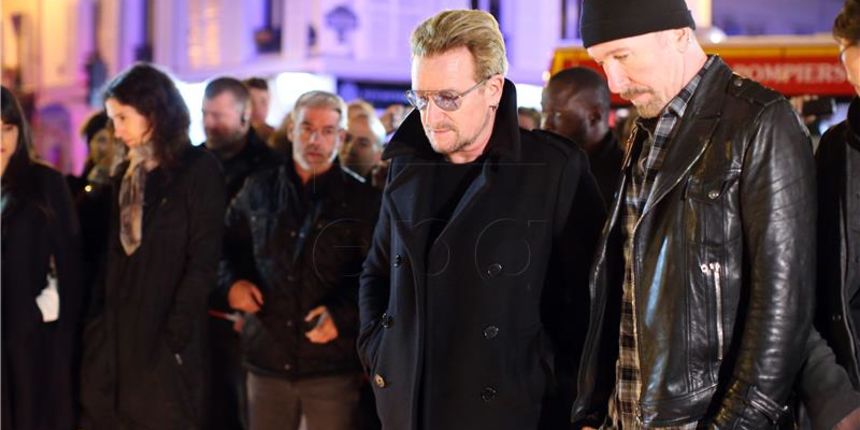 U2 odali počast žrtvama teroritičkog čina u Parizu. Foto: Hina U2 odali počast žrtvama teroritičkog čina u Parizu. Foto: Hina