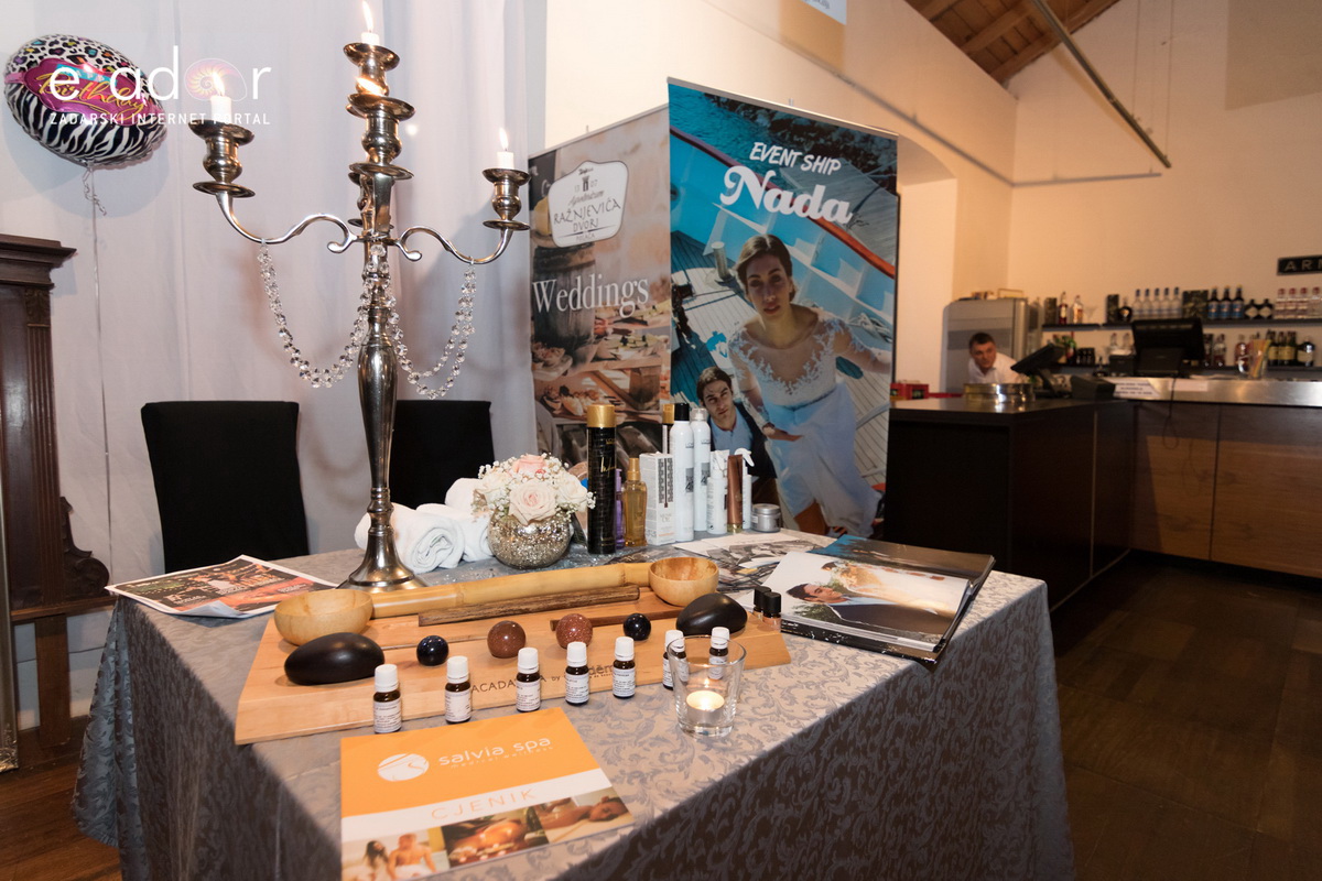 11. Festival vjenčanja: Modna revija vjenčanica i svečanih haljina te revija cvijeća i koncert Sandija Cenova 11. Festival vjenčanja: Modna revija vjenčanica i svečanih haljina te revija cvijeća i koncert Sandija Cenova