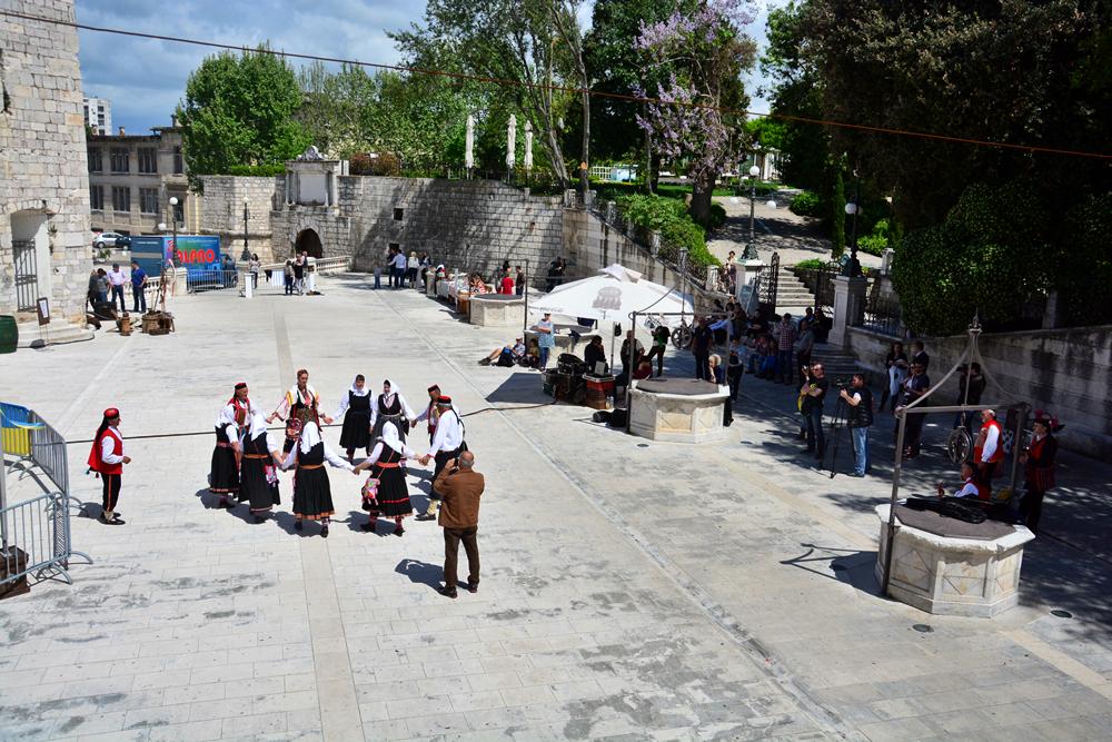 Kulturni Majdan na Trgu 5 bunara Kulturni Majdan na Trgu 5 bunara