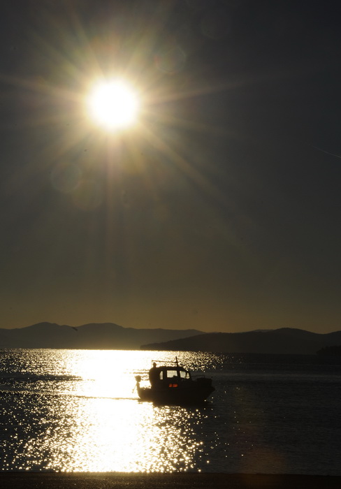 Vodice, 040111.
Djelomicna pomrcina Sunca pocela je oko 9 sati i 15 minuta.Pomrcina Sunca nastaje kada se Mjesec nadje tocno izme