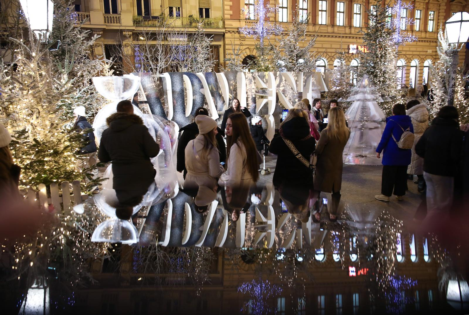 Zagrebački Advent na Trgu bana Jelačića