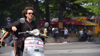 Spektakularni defile vespaša, foto: Vinko Pešić Spektakularni defile vespaša, foto: Vinko Pešić