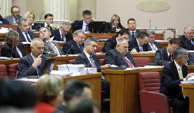 13.11.2013., Zagreb – Usvajanjem dnevnog reda i aktualnim prijepodnevom Sabor je poceo 10. sjednicu. Photo: Patrik Macek/PIXSELL Autor  Patrik Macek/PIXSELL KLJUČNE RIJEČI  Hrvatski sabor, sjednica, aktualno prijepodne, Sabor , zoran milanovic