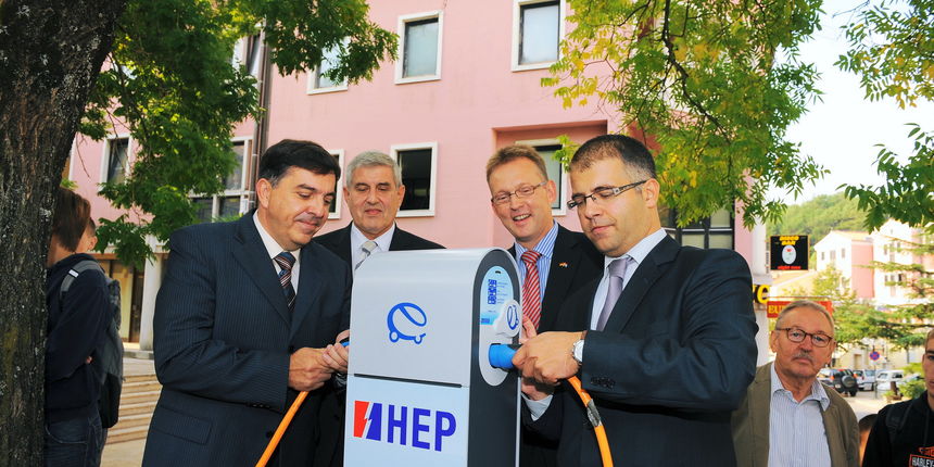 Trajni punjač za el. automobile u Labinu Trajni punjač za el. automobile u Labinu