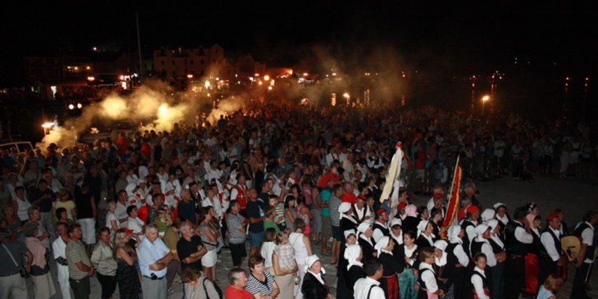 Sveti Filip i Jakov: Brodom po pasmanskom kanalu