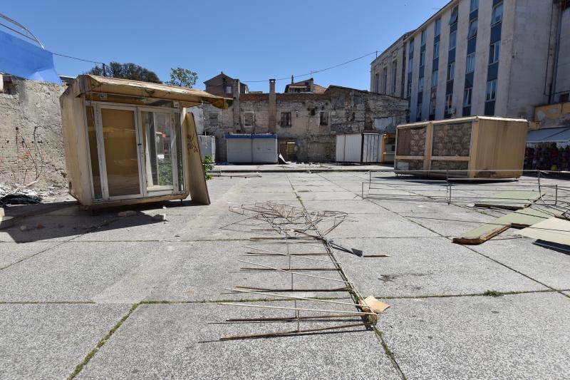 Zadar: Zbog početka radova na izgradnji TIC-a, zakupci javne površine sele na novu lokaciju, foto: Dino Stanin/PIXSELL Zadar: Zbog početka radova na izgradnji TIC-a, zakupci javne površine sele na novu lokaciju, foto: Dino Stanin/PIXSELL