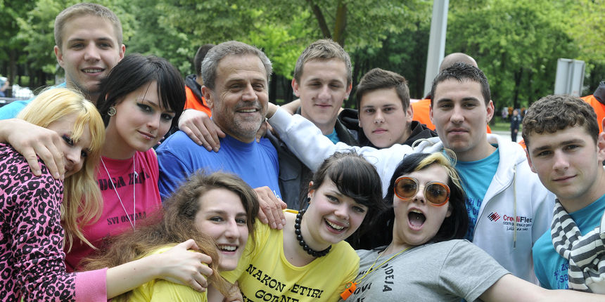 ove godine zagrebacki maturanti koji slave zavrsetak skolske godine norili su na Bundeku, s gradonacelnikom Milanom Bandicem. Foto: Bruno Konjevic / ove godine zagrebacki maturanti koji slave zavrsetak skolske godine norili su na Bundeku, s gradonacelnikom Milanom Bandicem. Foto: Bruno Konjevic /