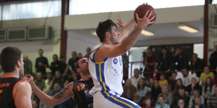 01.04.2014., Dvorana Dinko Lukaric, Rijeka – 1. kolo A1 lige za prvaka, Kvarner 2010 – GKK Sibenik. Marijan Cakarun i Filip Vukicevic Photo: Goran Kovacic/PIXSELL