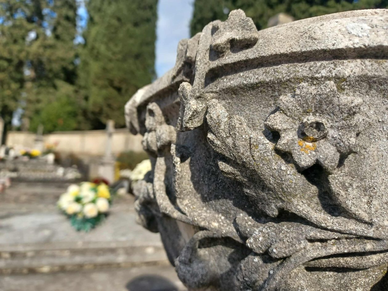 Gradsko groblje Zadar – stare grobnice i impresivni kipovi Gradsko groblje Zadar – stare grobnice i impresivni kipovi