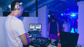 Turanjska fešta u Menfisto baru, 16.7.2015. (foto: Ivan Toman) Turanjska fešta u Menfisto baru, 16.7.2015. (foto: Ivan Toman)