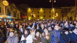 Doček 2017: Najluđa noć na zadarskom Poluotoku privukla više tisuća Zadrana i gostiju Doček 2017: Najluđa noć na zadarskom Poluotoku privukla više tisuća Zadrana i gostiju