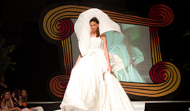 Trodnevna modna manifestacija Zadar fashion nights održava se na Trgu Ivana Pavla II. Prve večeri, pod nazivom ‘Urban Night’ predstavili su se kreatori i modne kuće: Toni Brekalo, Galko, Callegari, Oktan, Ana Milin i Margarete Ete. U glazbenom dijelu prog