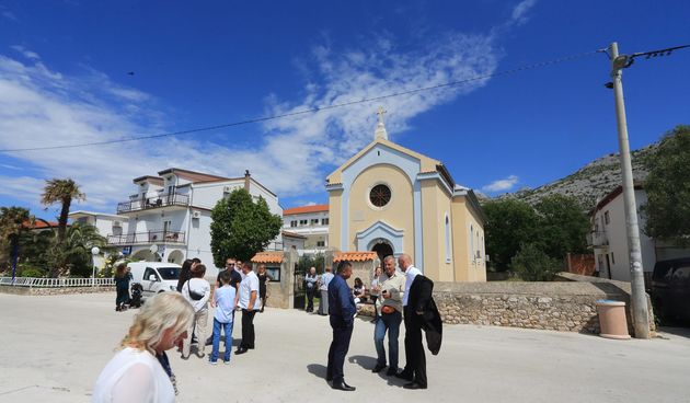 Sveta Krizma u župi sv. Jurja u Starigradu Paklenici