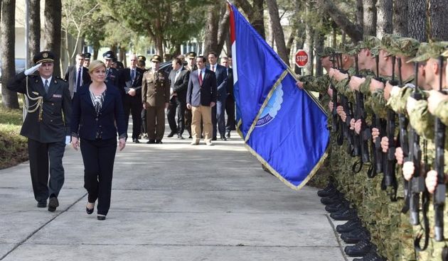 Predsjednica Kolinda Grabar-Kitarović posjetila 93. zrakoplovnu bazu Zemunik. Foto: Dino Stanin/PIXSELL