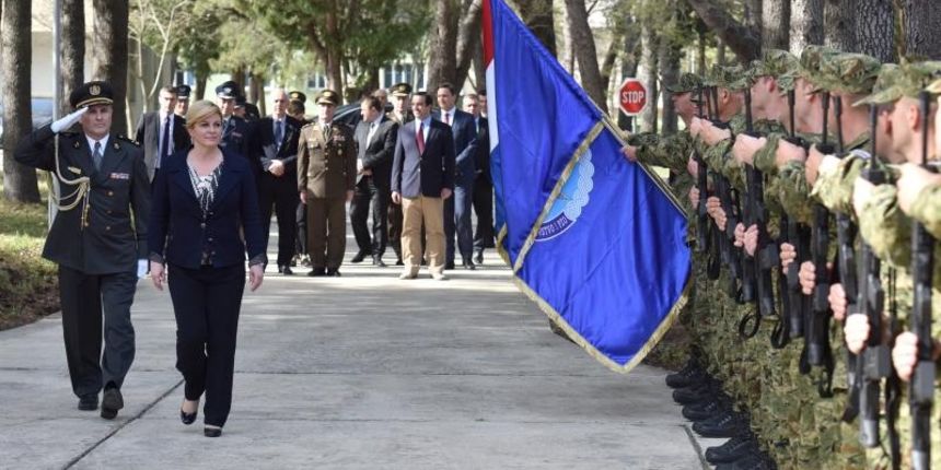 Predsjednica Kolinda Grabar-Kitarović posjetila 93. zrakoplovnu bazu Zemunik. Foto: Dino Stanin/PIXSELL Predsjednica Kolinda Grabar-Kitarović posjetila 93. zrakoplovnu bazu Zemunik. Foto: Dino Stanin/PIXSELL