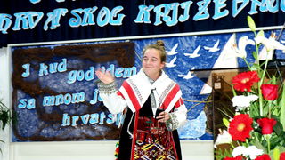 OŠ Smiljevac: Obilježena 50. godina Deklaracije o nazivu i položaju hrvatskoga jezika OŠ Smiljevac: Obilježena 50. godina Deklaracije o nazivu i položaju hrvatskoga jezika