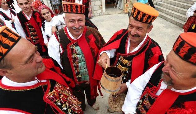 U povodu Dana Sibensko-kninske zupanije na Trgu Republike Hrvatske odrzana je 9. smotra izvornog folklora Sibensko-kninske zupanije pod nazivom Sibenice, ti si stina. Photo: Dusko Jaramaz/PIXSELL Autor  Dusko Jaramaz/PIXSELL Ključne riječi  plesaci, folk
