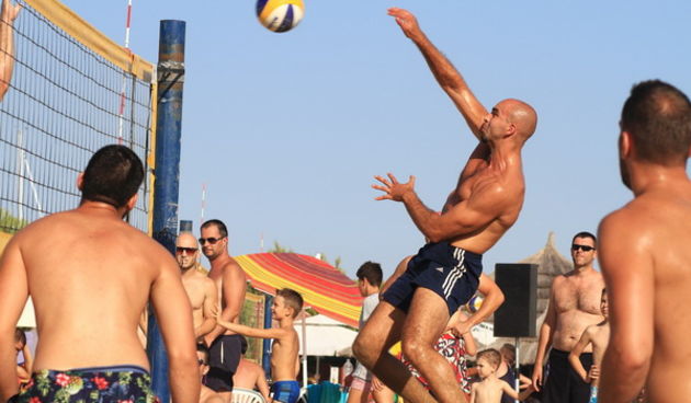 Na plaži Punta u Bibinjama održan 6. Memorijalni turnir u odbojci na pijesku za Tomislav Sikirića – Siku. Foto: Leo Banić