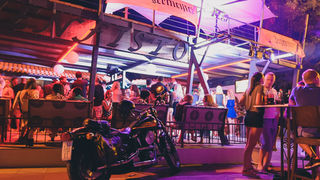 Turanjska fešta u Menfisto baru, 16.7.2015. (foto: Ivan Toman) Turanjska fešta u Menfisto baru, 16.7.2015. (foto: Ivan Toman)