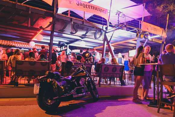 Turanjska fešta u Menfisto baru, 16.7.2015. (foto: Ivan Toman) Turanjska fešta u Menfisto baru, 16.7.2015. (foto: Ivan Toman)